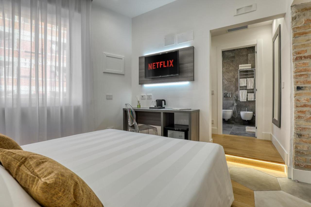 Gallery Suite 奇维塔韦基亚 外观 照片